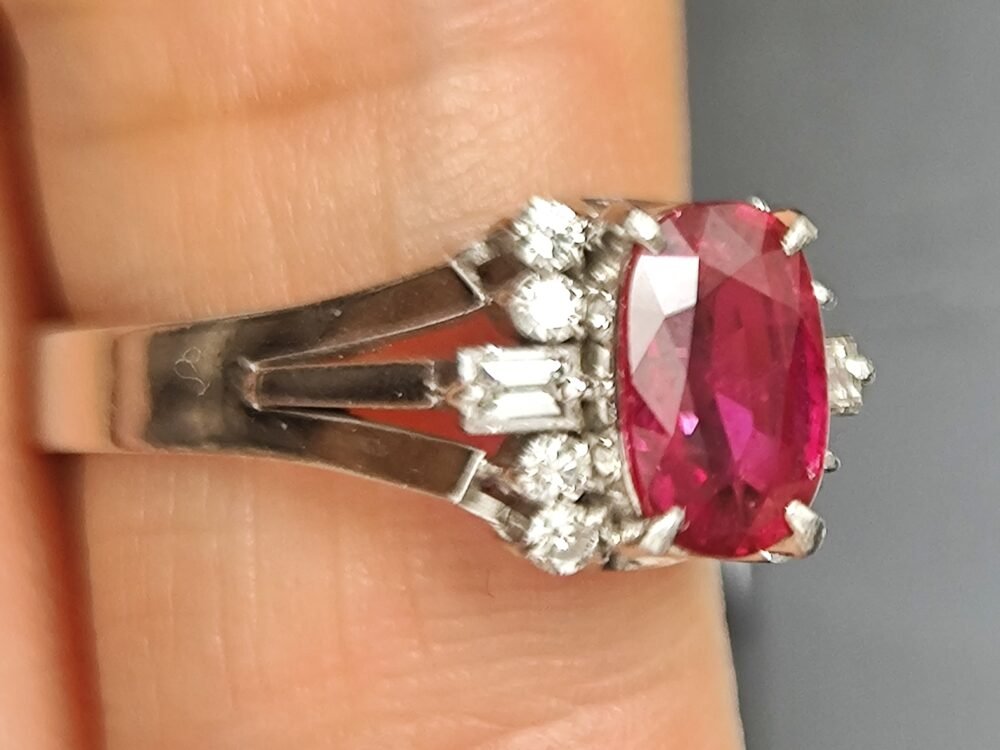 Ruby Ring in PT900 setting - Vintage jewellery