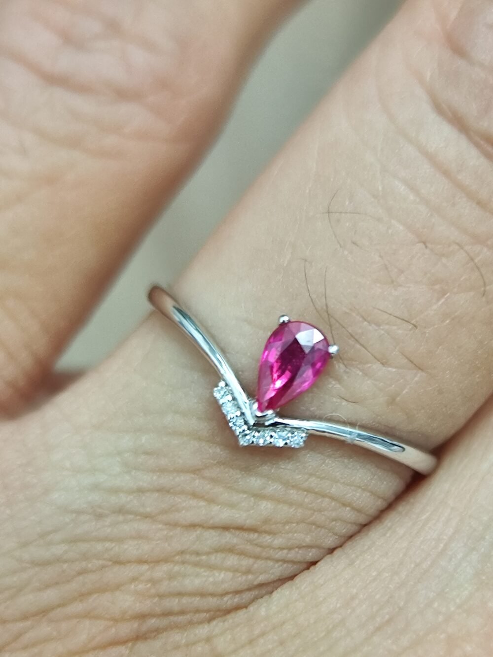 18k White Gold Ruby Ring - Brand new - Image 5