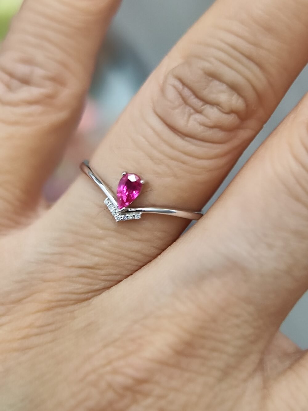 18k White Gold Ruby Ring - Brand new - Image 3