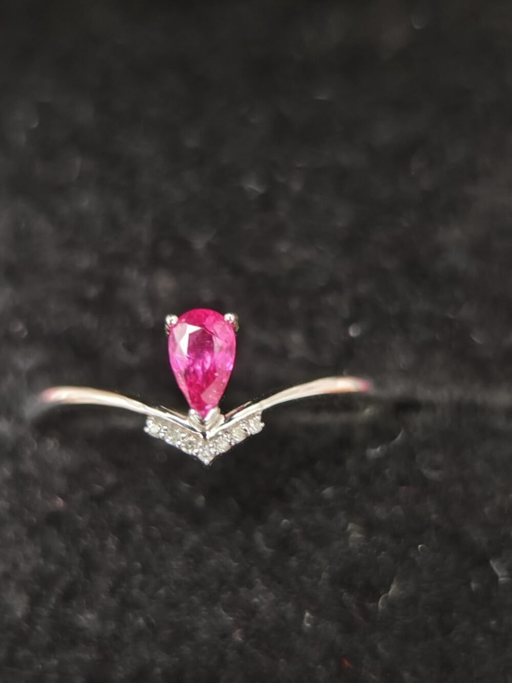 18k White Gold Ruby Ring - Brand new
