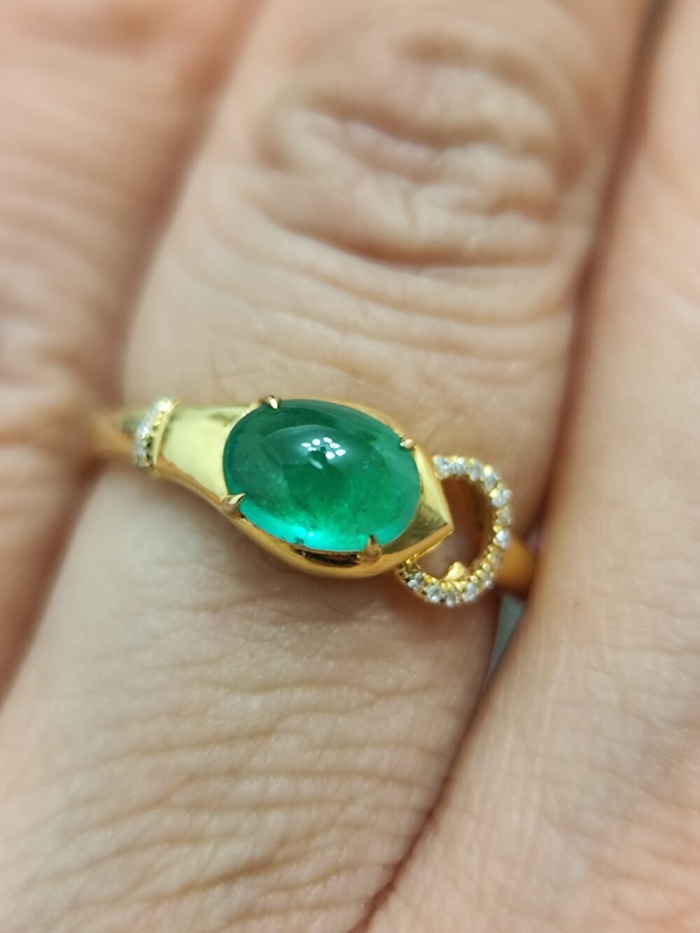 18k Yellow Gold Emerald Diamond Ring - Brand new - Image 4