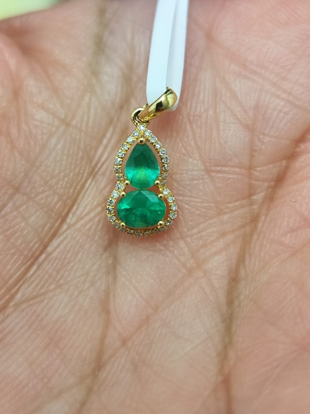 18k Yellow Gold Emerald Diamond Pendant - Brand new - Image 4