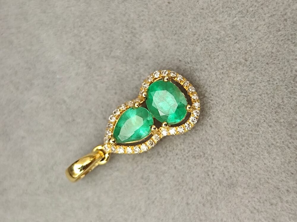 18k Yellow Gold Emerald Diamond Pendant - Brand new - Image 3