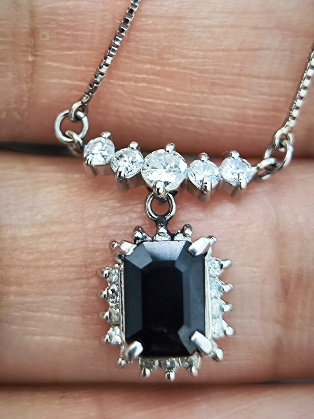 Sapphire Necklace with Chain in Platinum Setting - Vintage jewellery - Image 2