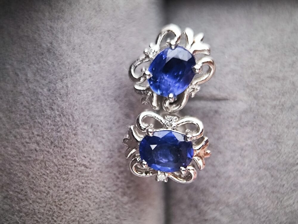 18k White Gold Sapphire Diamond Stud Earrings - Brand new - Image 3
