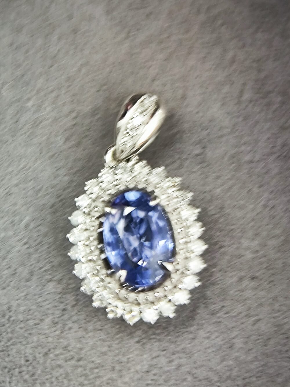 18k White Gold Sapphire Diamond Pendant - Brand new