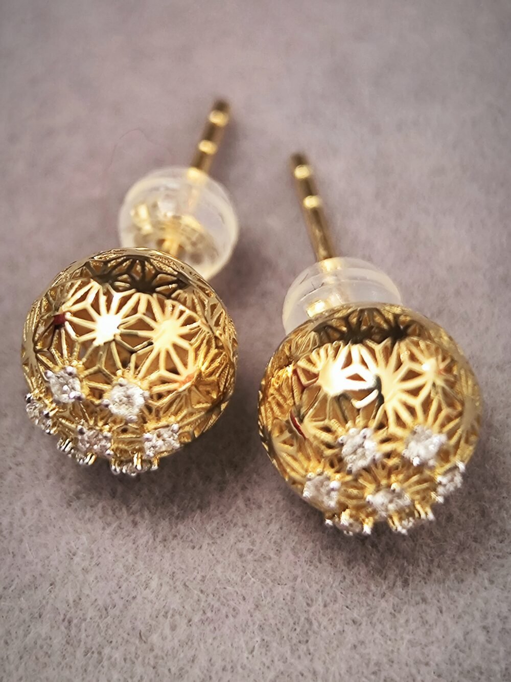 18k Yellow Gold Diamond Stud Earrings - Brand new