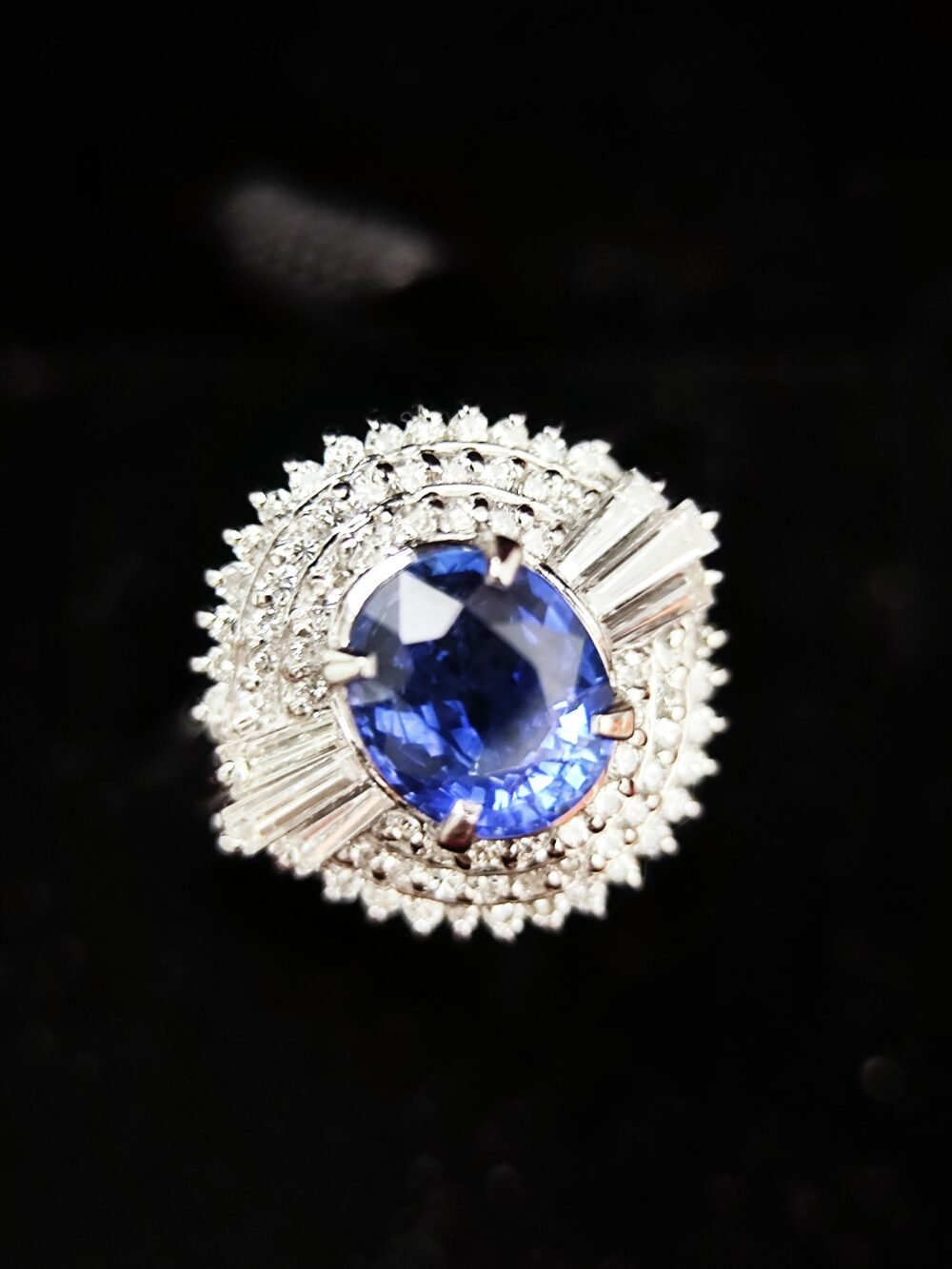 Blue Sapphire Ring in Platinum PT900 Setting - new condition - Image 4