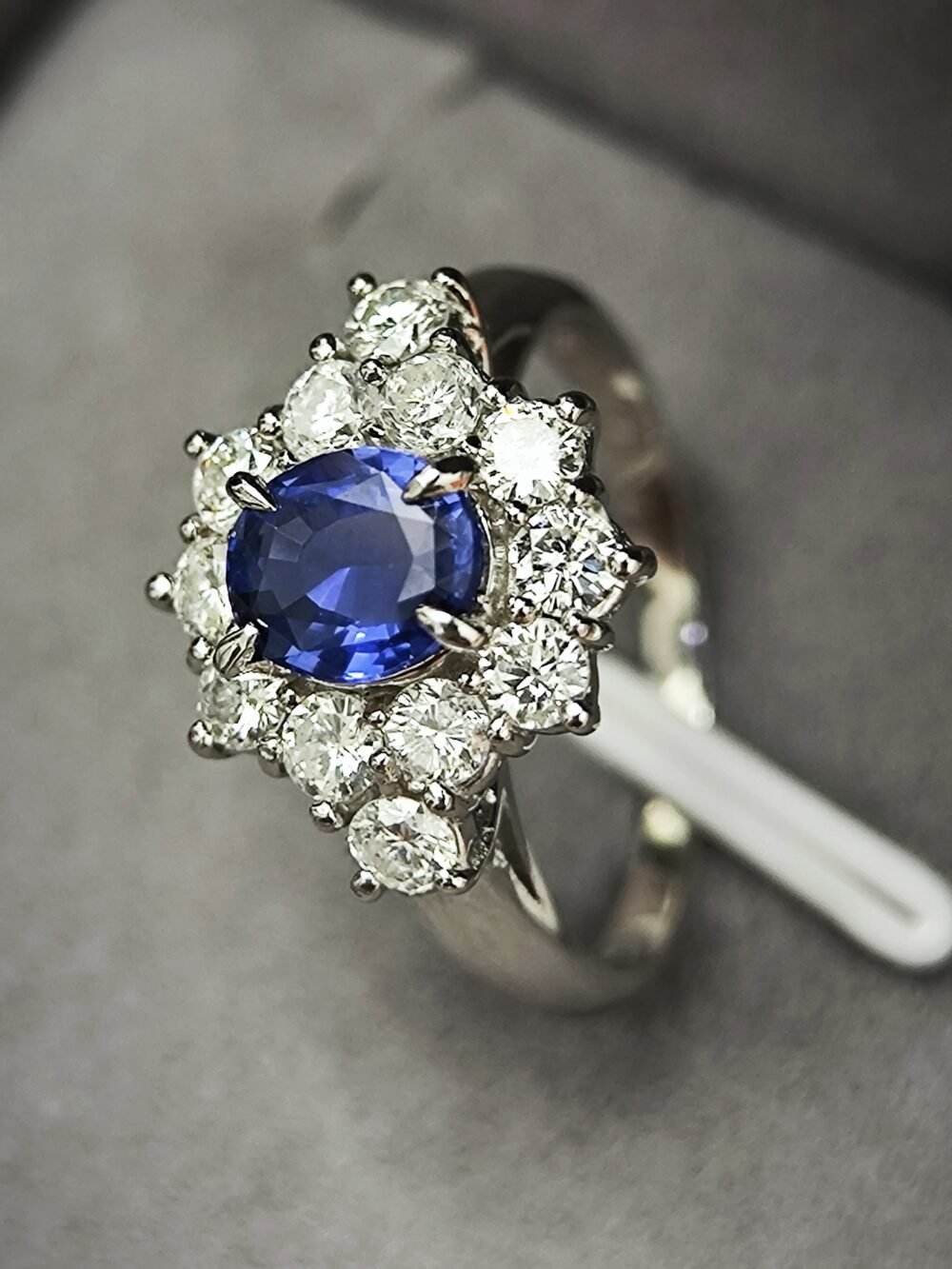 Blue Sapphire Ring in Platinum PT850 Setting - New condition - Image 2