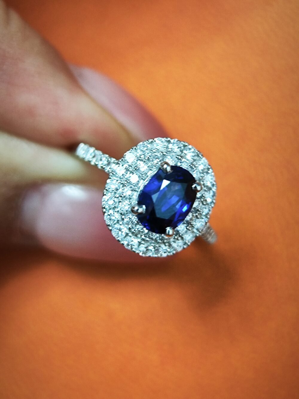 Blue Sapphire Ring in Platinum PT900 Setting - New condition