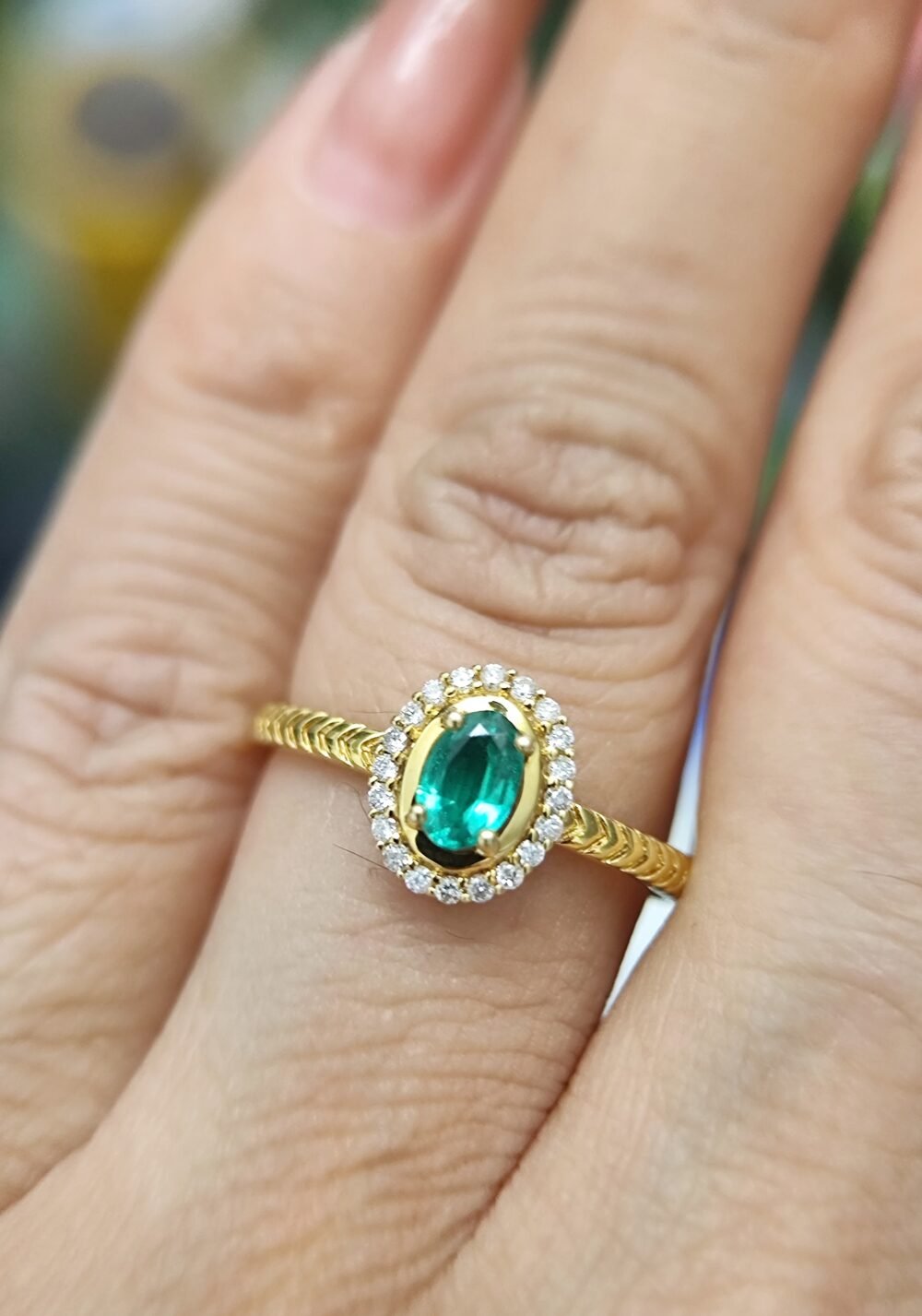 18k Yellow Gold Emerald Diamond Ring - Brand new - Image 3