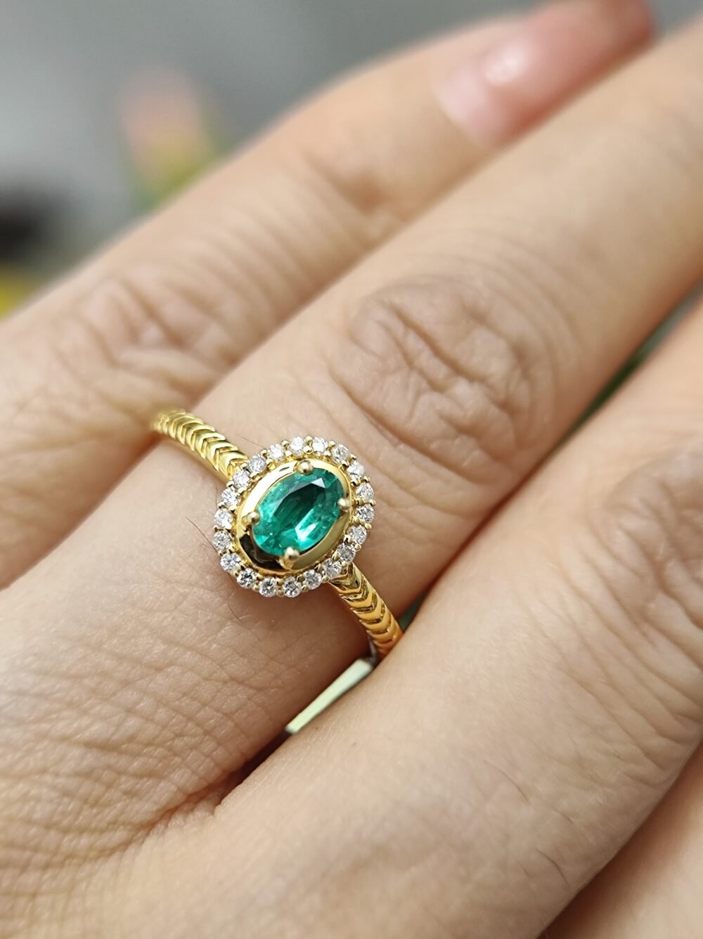 18k Yellow Gold Emerald Diamond Ring - Brand new - Image 7